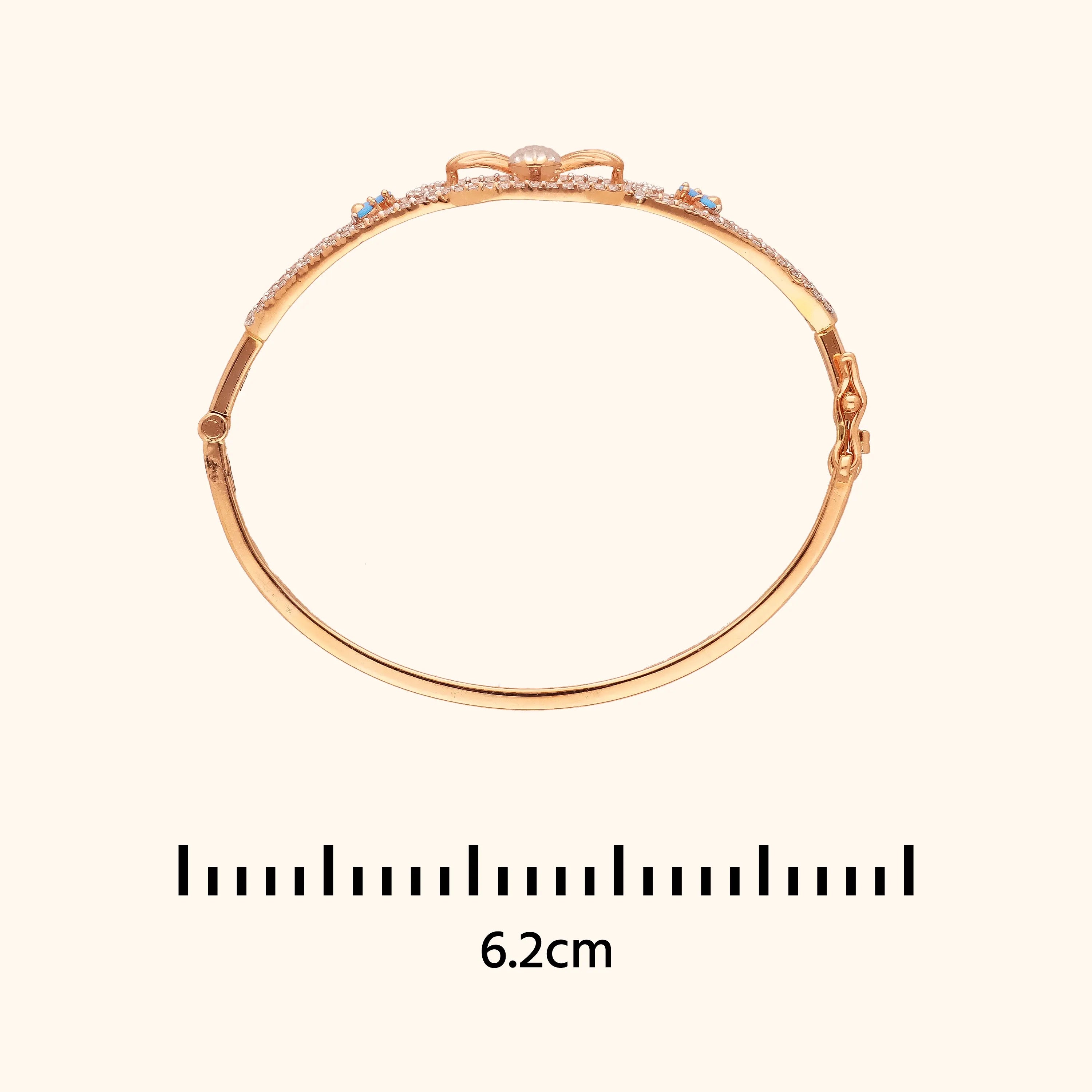 Floral Embrace - 18KT Gold Bracelet