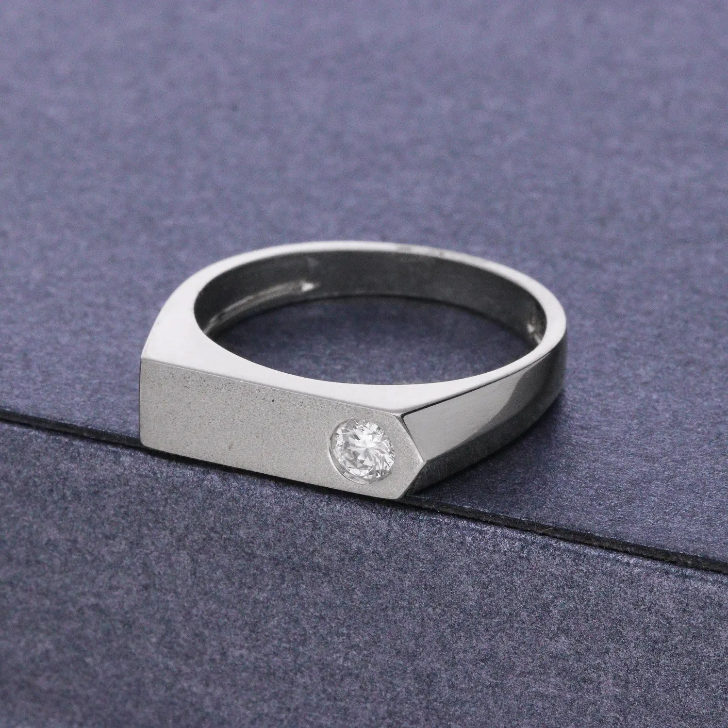 Round Diamond Engagement Ring Platinum 0.57 Carat – Diamond Banque